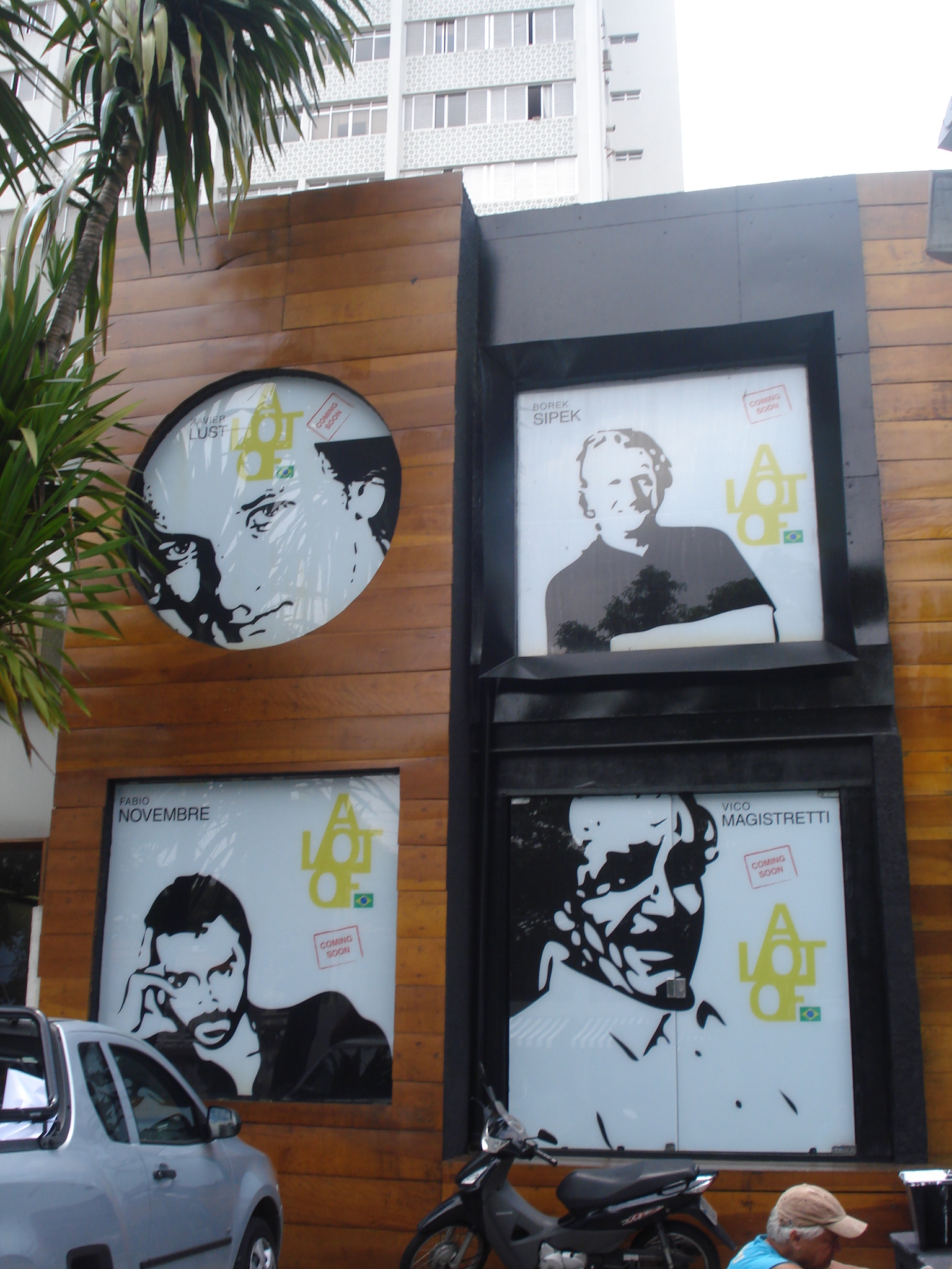 Adesivos em vitrines