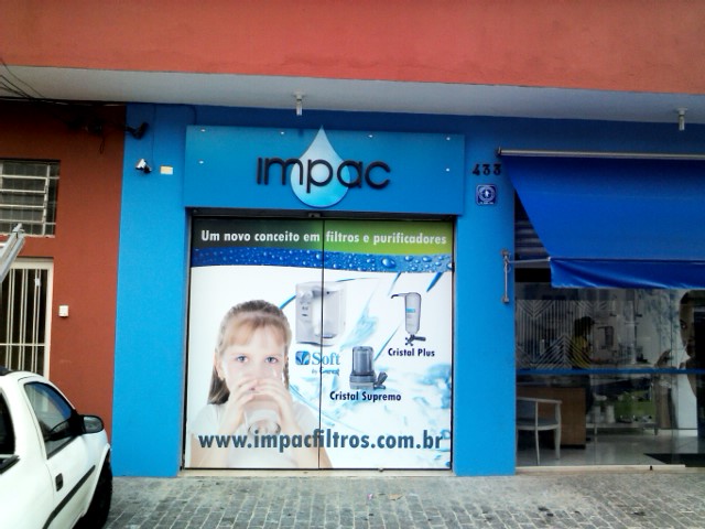 Portão com lona impressa e Painel com letras caixa